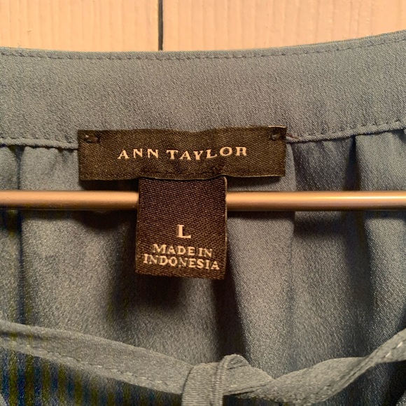 Ann Taylor Blouse - Picture 6 of 7